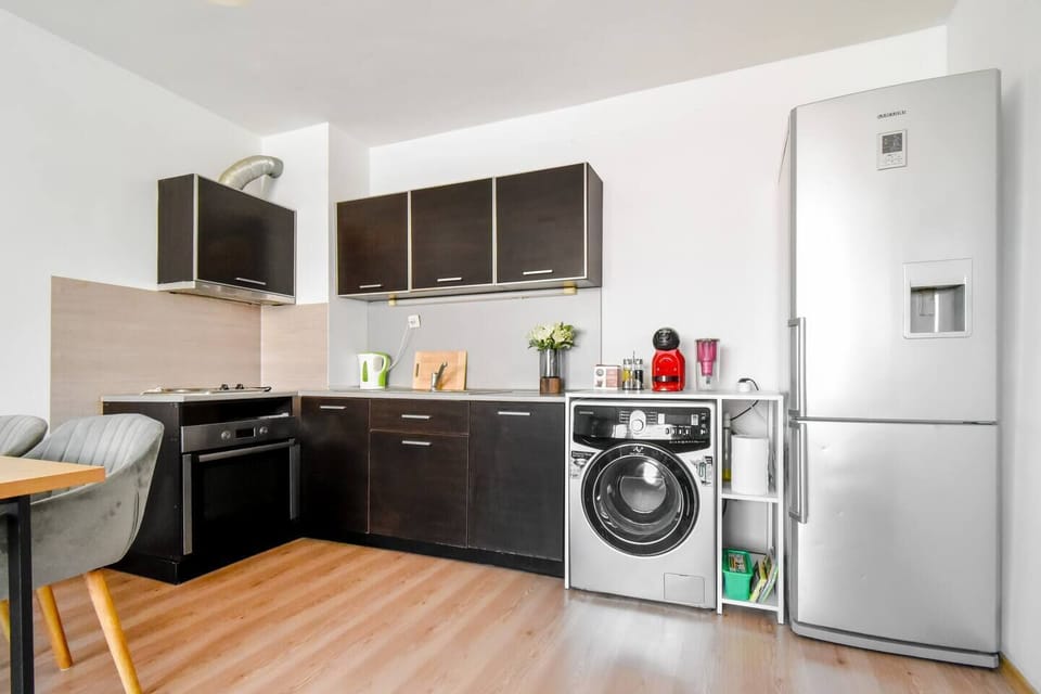 Kitchen with appliances – Fully equipped for your needs 🔑 Book today!