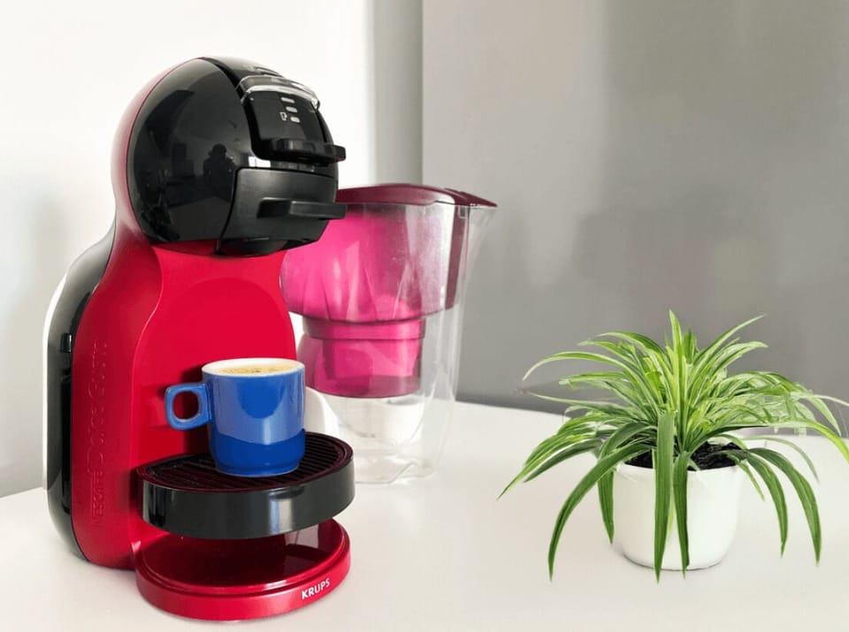 Dolce Gusto coffee machine – Start your day with a fresh coffee ☕ Book now!