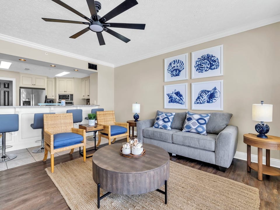 Spacious living room