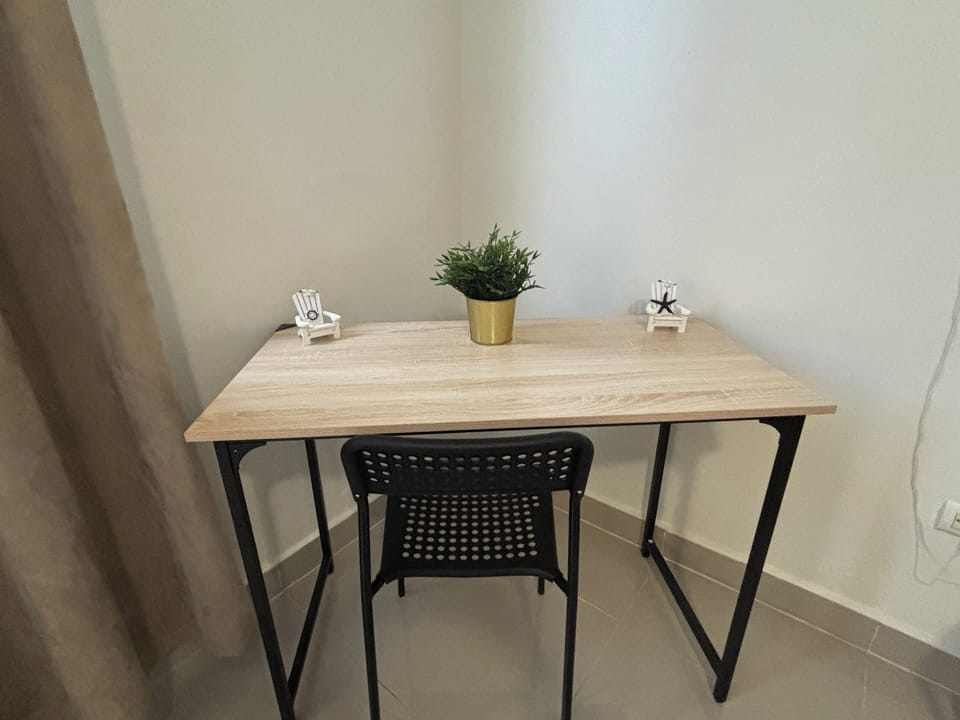 Work Station 