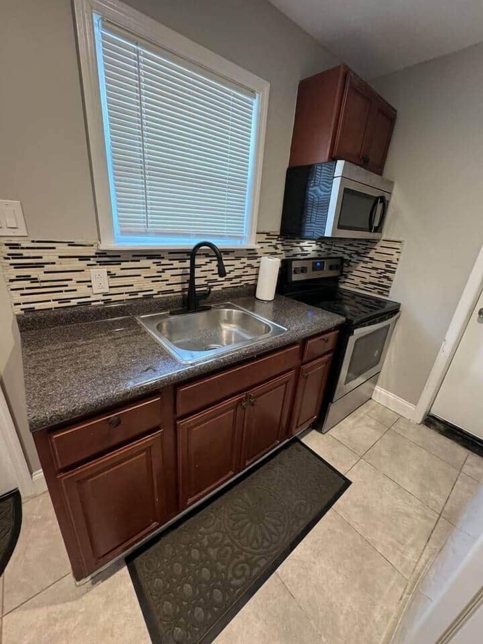 Full kitchen with oven/stove, microwave, refrigerator, dishes  etc. Coffee machine,