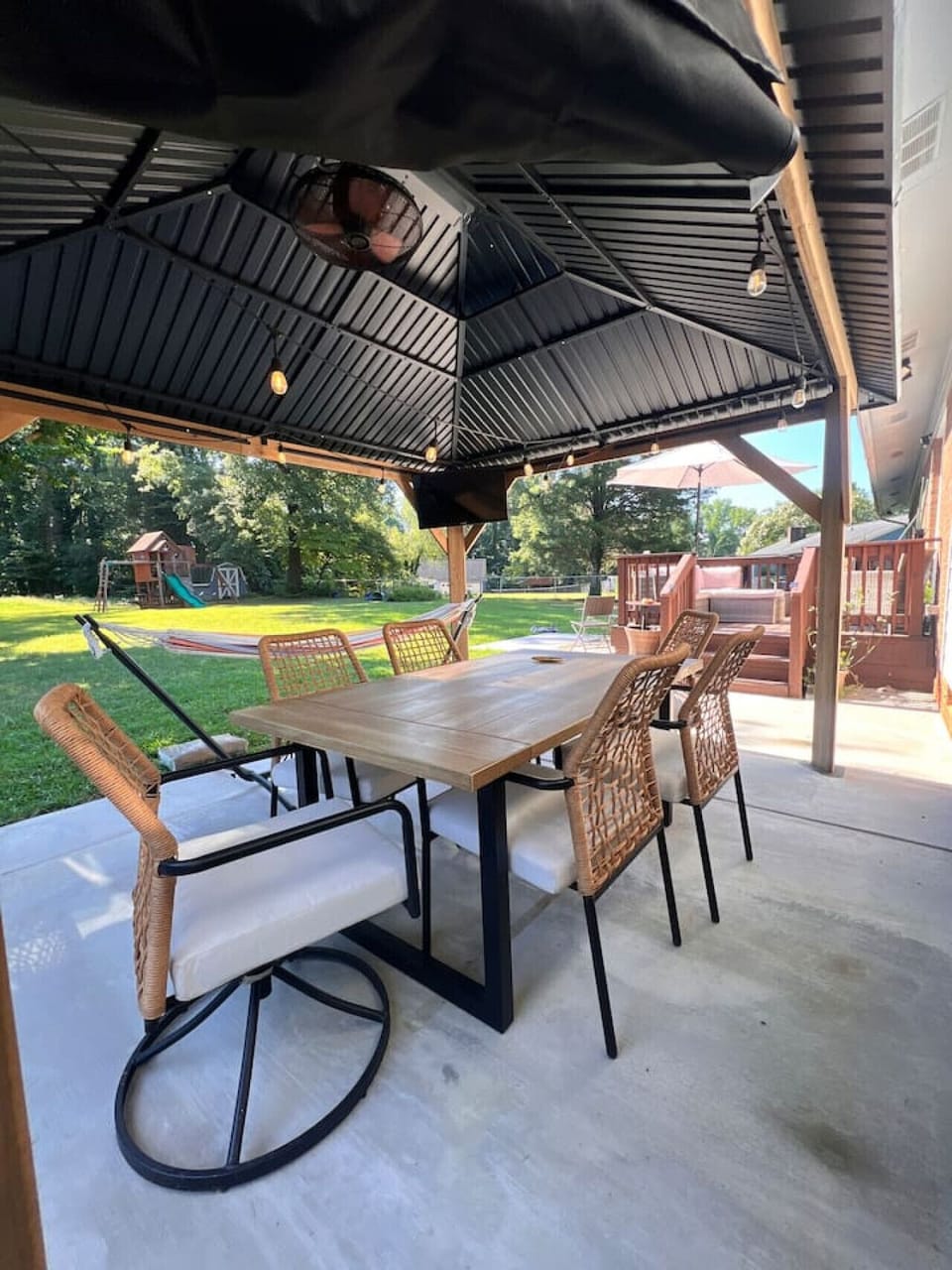 Outdoor dining