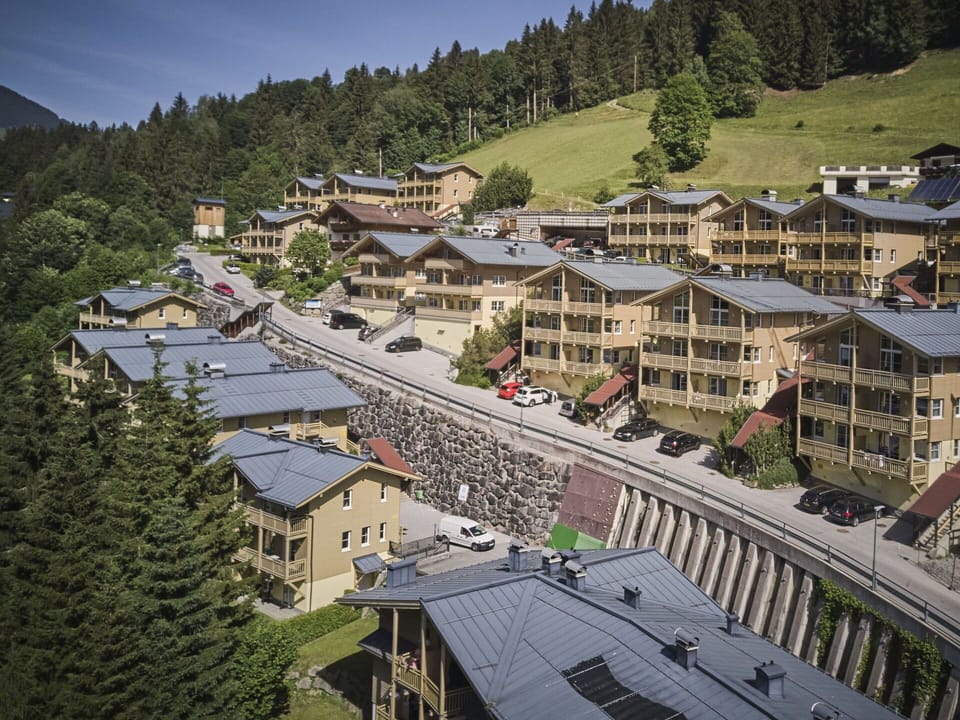 Sky, Property, Plant, Building, Tree, Mountain, House, Urban Design, Residential Area, City