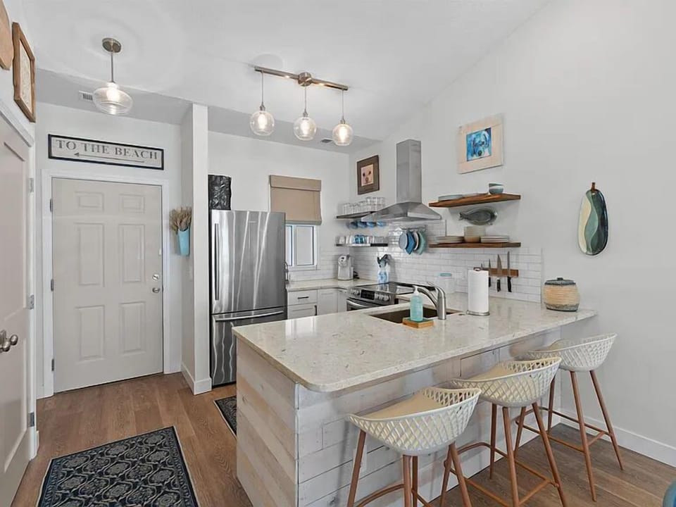 A great breakfast bar perfect for quick bites or hanging out with the cook