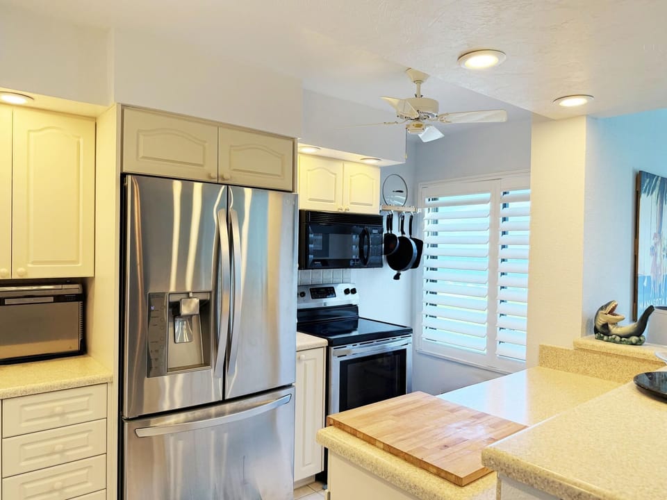 Beachfront 2BR – Sunsets & Sand at Tamarind (4265)