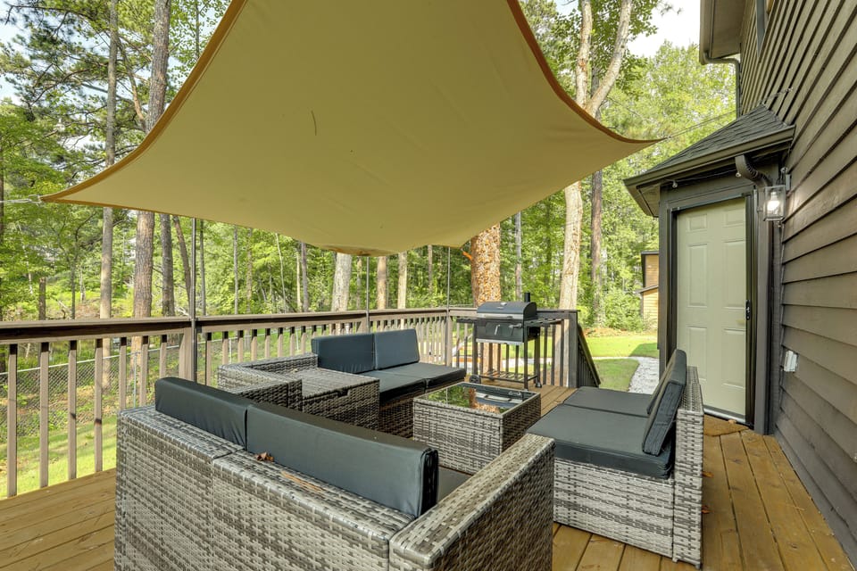 Lithonia Vacation Rental | 4BR | 2.5BA | Steps Required | 2,360 Sq Ft