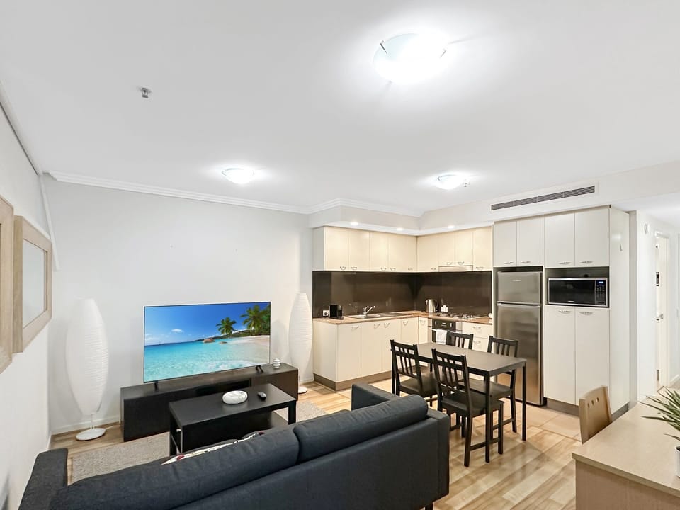 Living Area/Dining Area/Kitchen