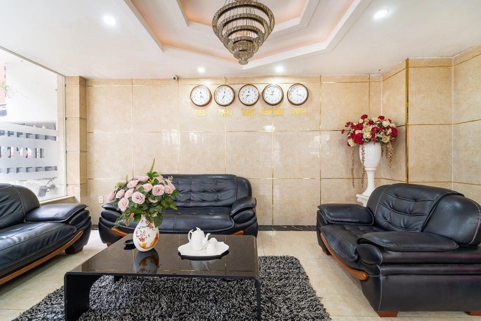 Entrance / Reception