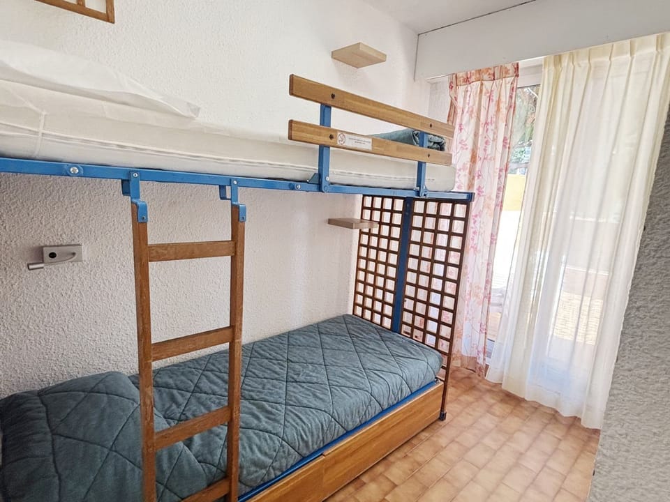 6-person Apartment with Wi-Fi in Roquebrune-Cap-Martin Apartment in Roquebrune-Cap-Martin