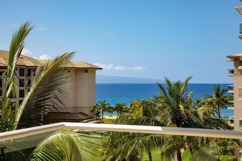 HKH-520 Enjoy ocean views from your own spacious private lanai in paradise