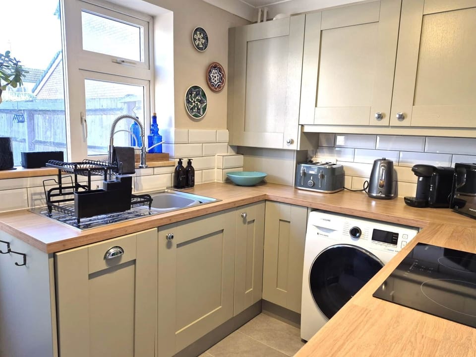 Kitchen e