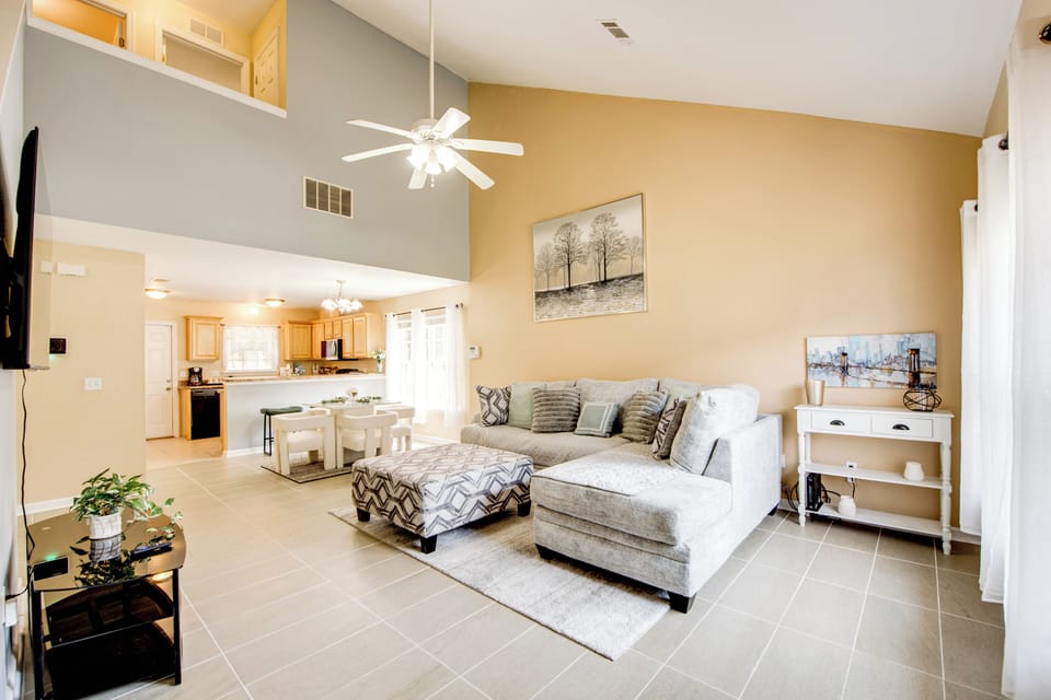 Tallahassee Vacation Rental | 3BR | 3BA | 1,344 Sq Ft | 1 Step Required