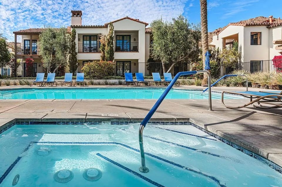 Pool & Hot Tub