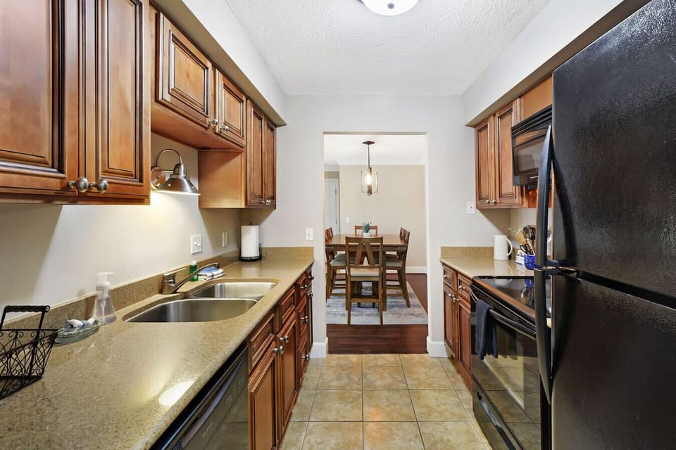 Cook up a storm in this fully equipped kitchen with everything you need.