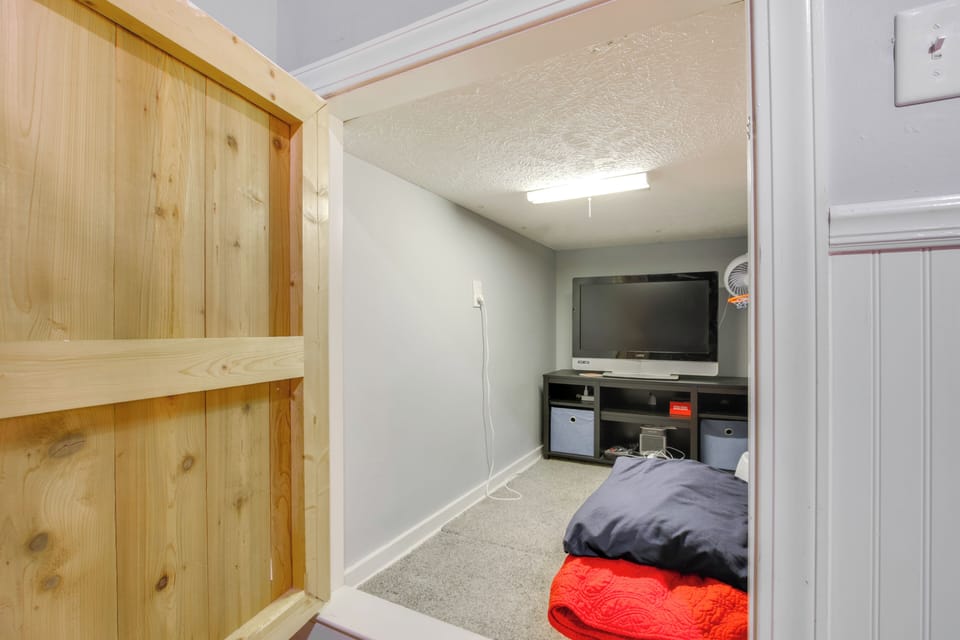 Kids' Nook | Basement