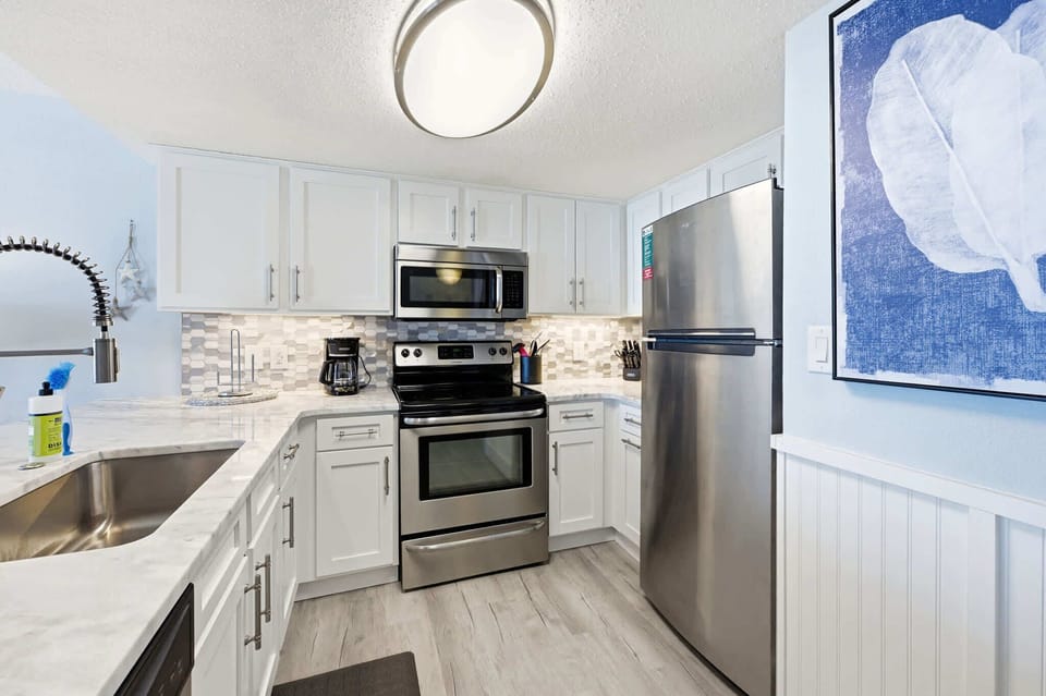 Large Kitchen Area
