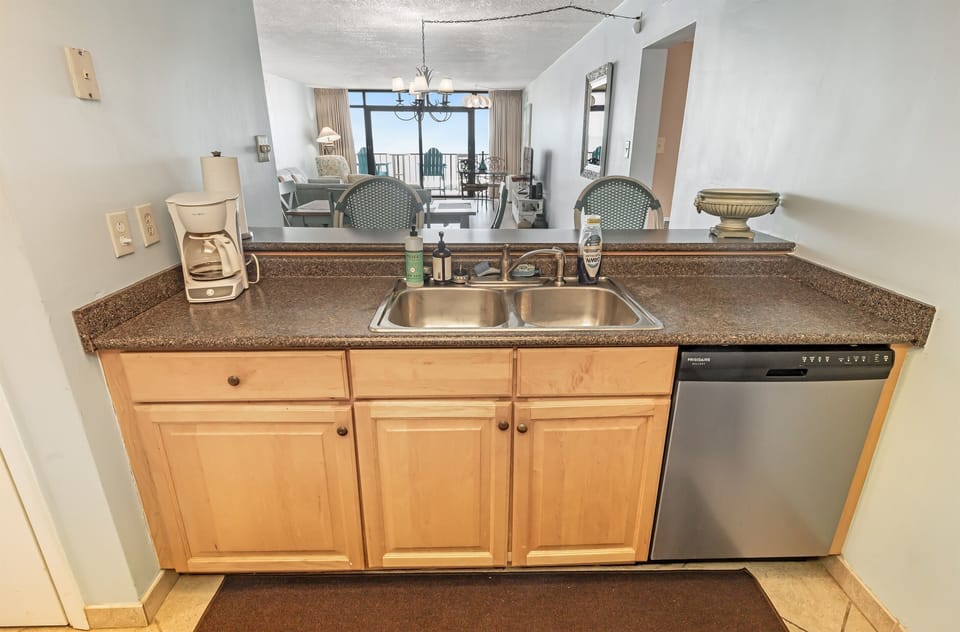 Large Kitchen Area