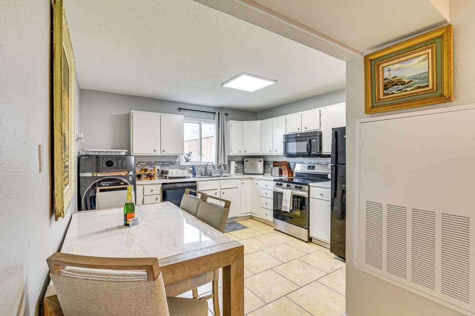 Kitchen | Washer/Dryer | Keurig | Toaster