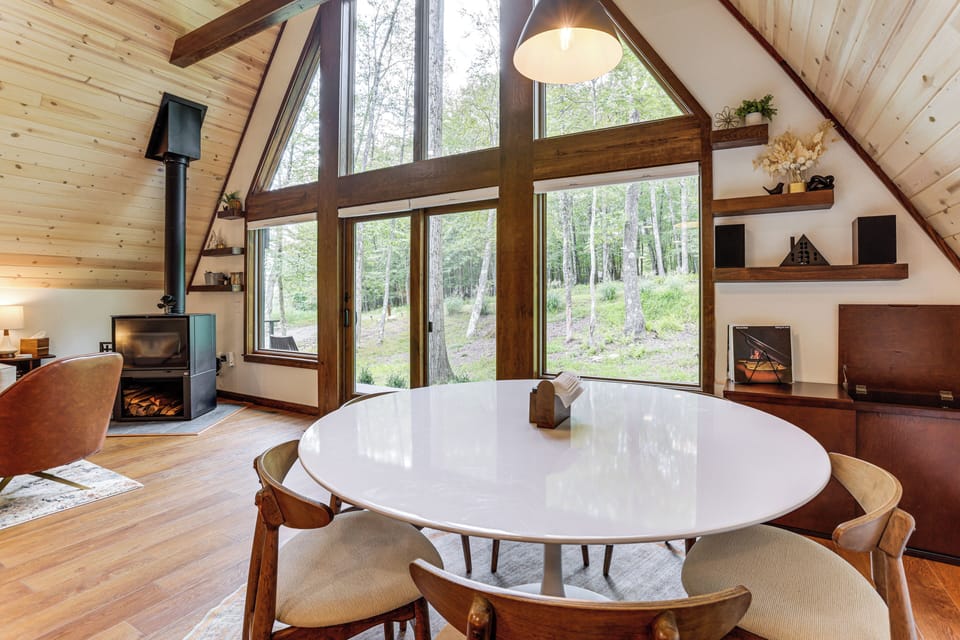 Dining Area | Main Level