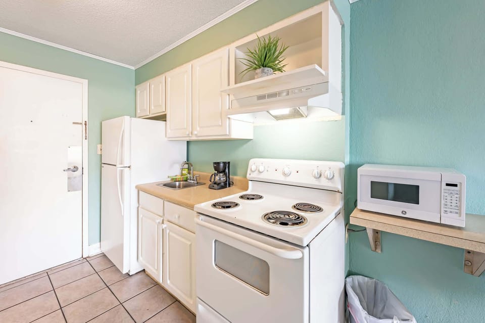 Equipped Kitchen for Your Stay
