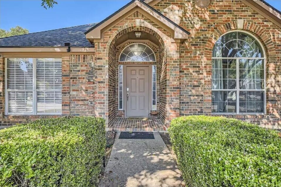 Bright and welcoming entrance.