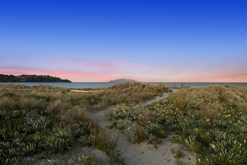 Omaha Beach is only 10 minute drive away.