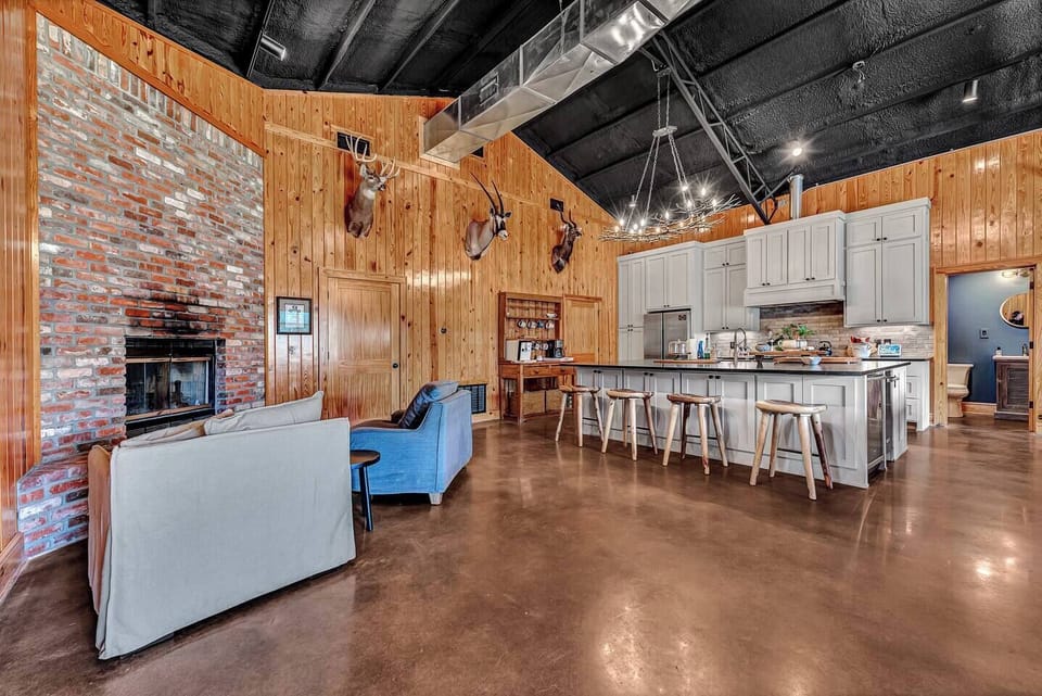 great Room living area and kitchen (4)