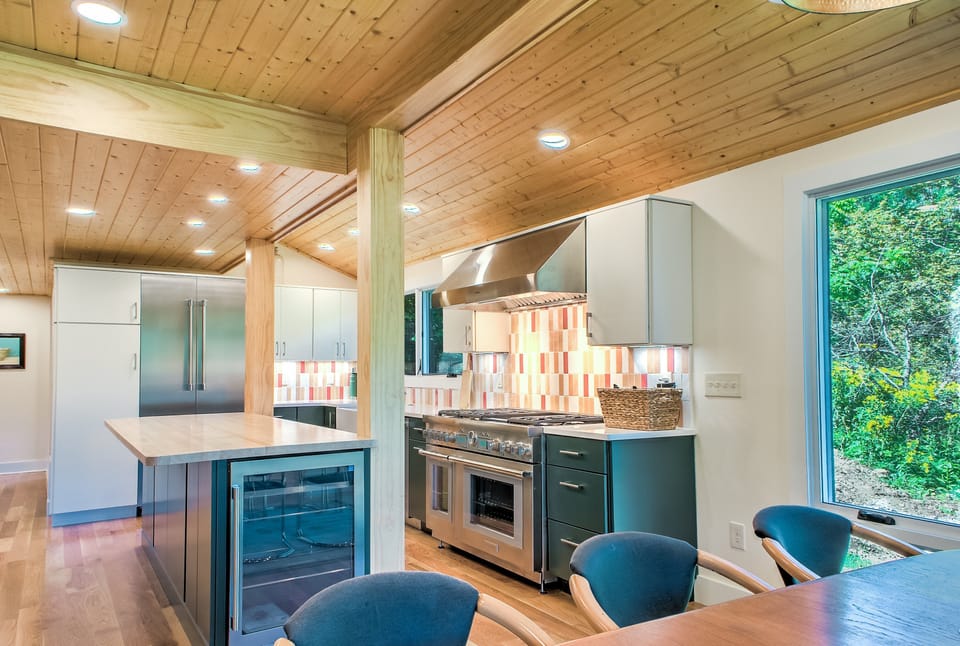 Fully Equipped Kitchen with Gas Range