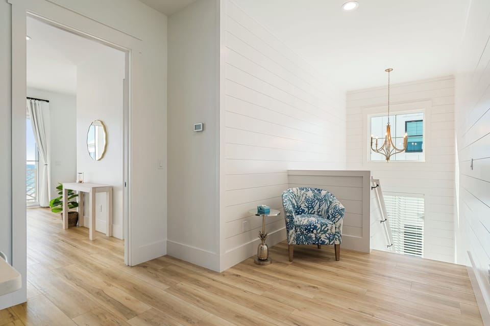 Emerald Retreat | 3rd Floor Entrance