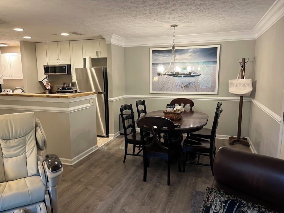 Dining area easily seats 6