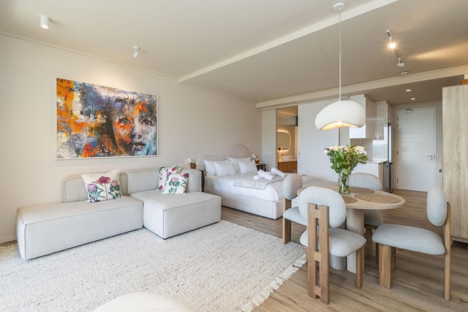 The Beach House Hout Bay Luxury Beachfront Studio (34415)