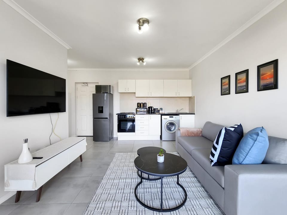 Rivers Edge Apartment in Rondebosch with Balcony (29159)