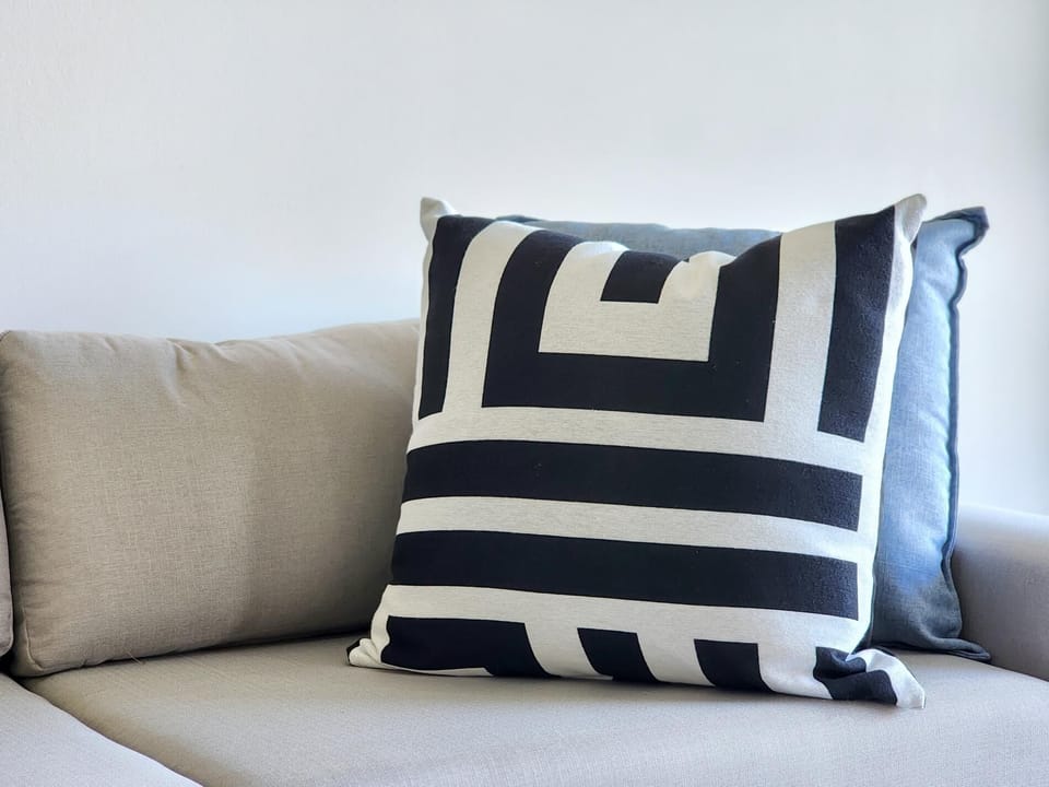 Rivers Edge Apartment in Rondebosch with Balcony (29160)
