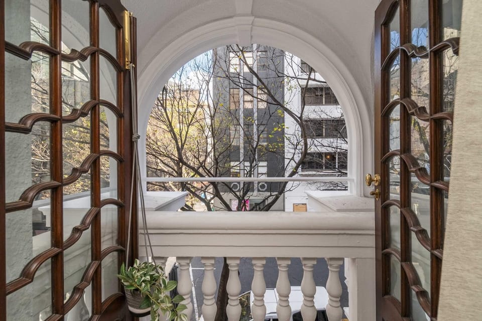Venice House 1st Floor Apartment with Balcony (28824)
