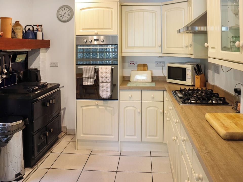 Kitchen | Holly Cottage, Angle