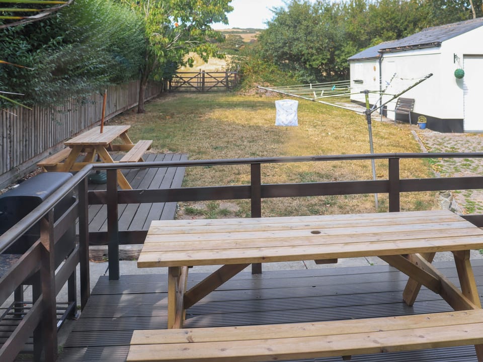 Terrace | Holly Cottage, Angle