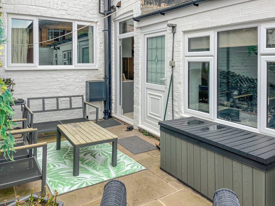 Sitting-out-area | The Apartment on Lune Street, Saltburn-by-the-Sea