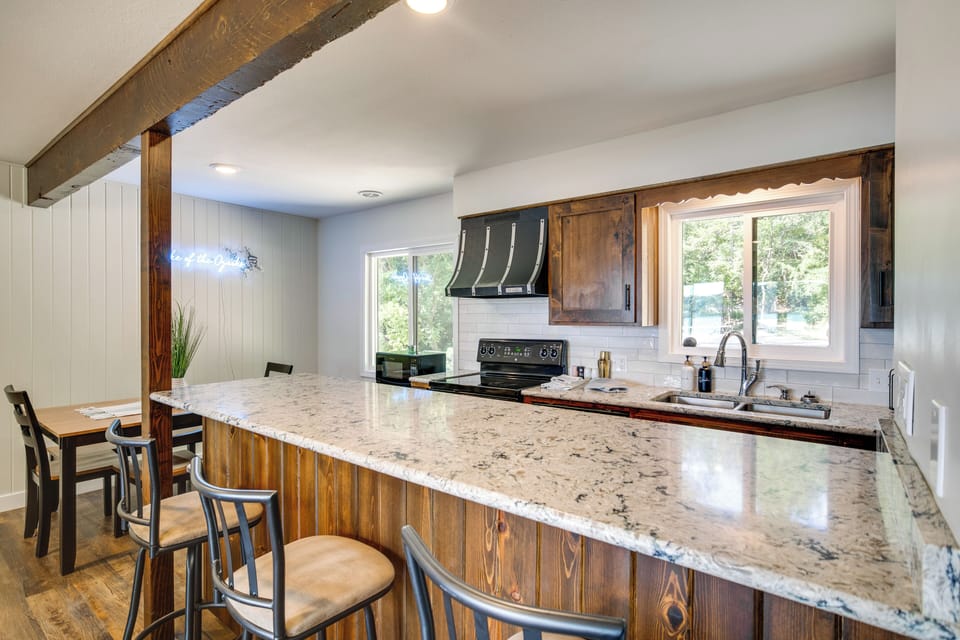 Kitchen | 1st Floor | Cooking Basics | Dishwasher | Breakfast Bar Seating