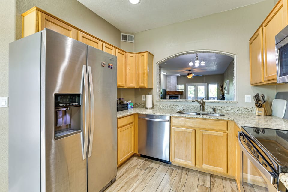 Kitchen | Keurig Coffee Maker | Dishwasher | Spices