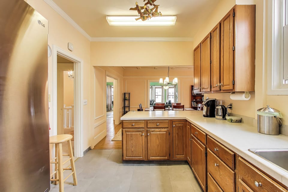Full Kitchen open to dining area.