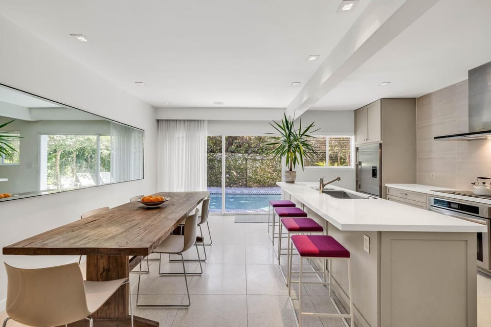 dine in kitchen