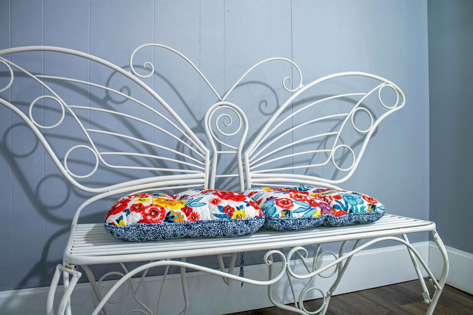 Bedroom with Queen Bed 