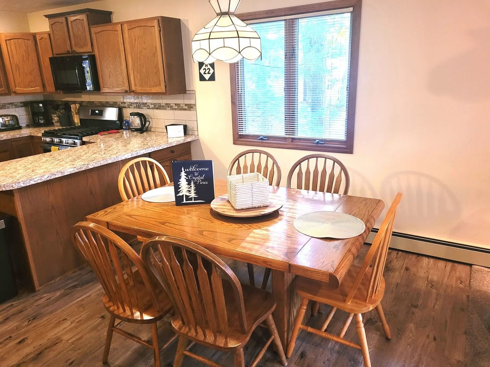 DINING AREA:  Cute dining area between the kitchen and the living room