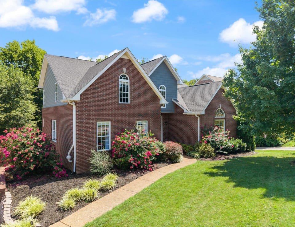 Retreat to Thompson's Station Serenity