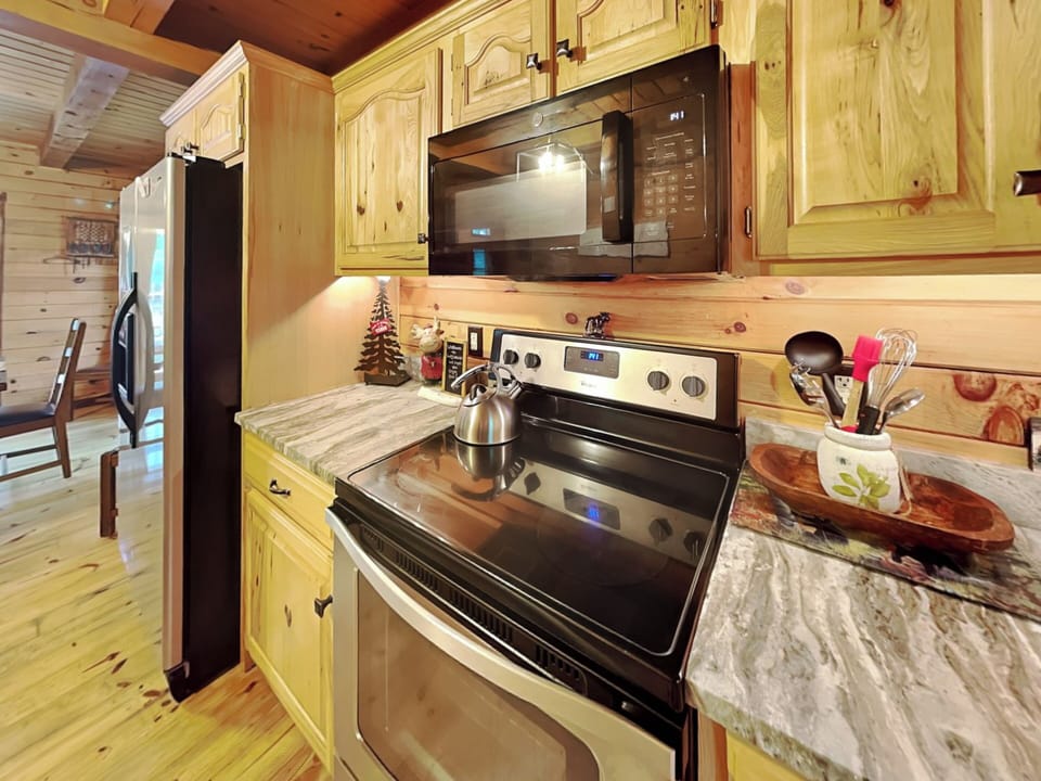 Full Kitchen