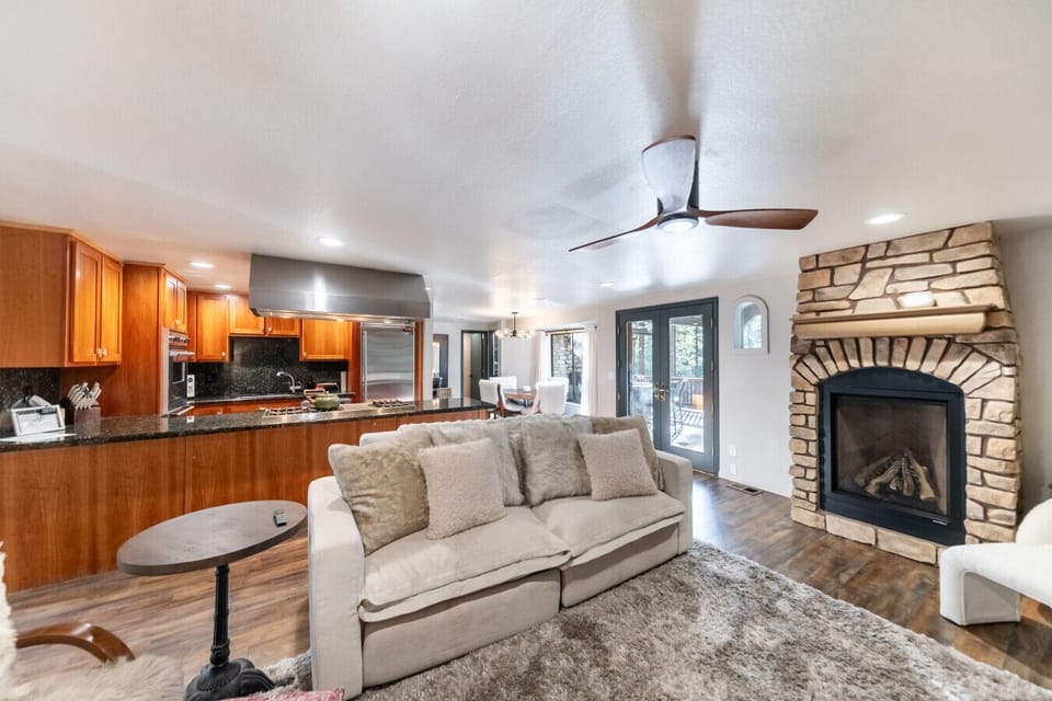 Living Room with Fireplace