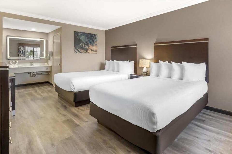 2 Queen Bed Unit