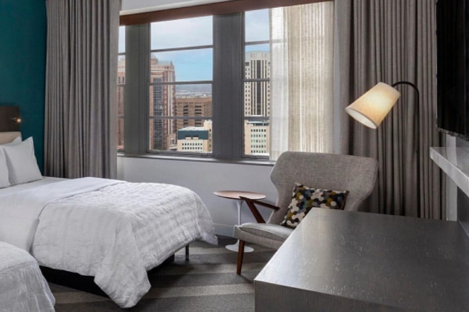 Unit with 2 Queen Beds