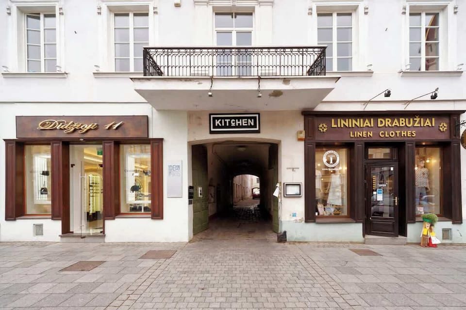 Enter through this arc.
