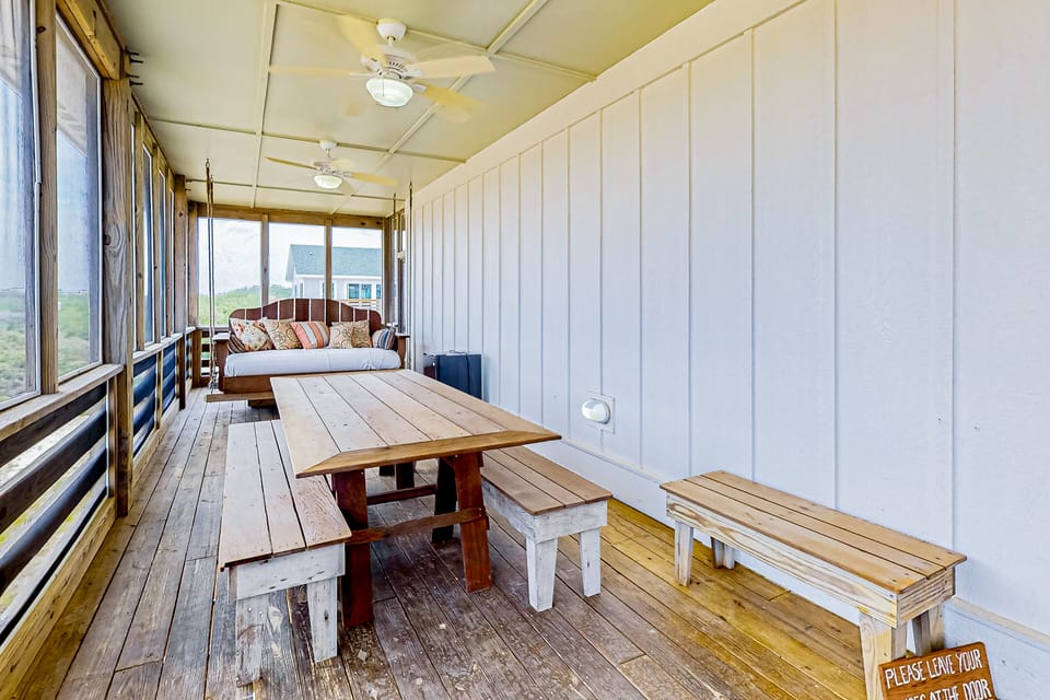 CAR03: The Beach House | Porch